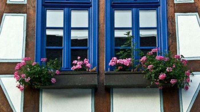 Pintar marcos de puertas y ventanas