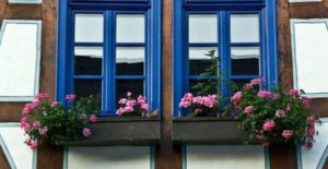 Pintar marcos de puertas y ventanas